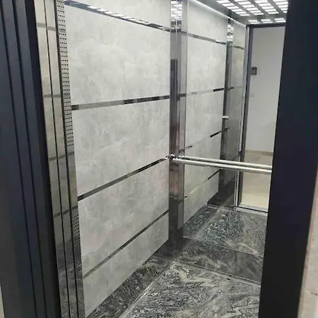 아파트 Apartament *