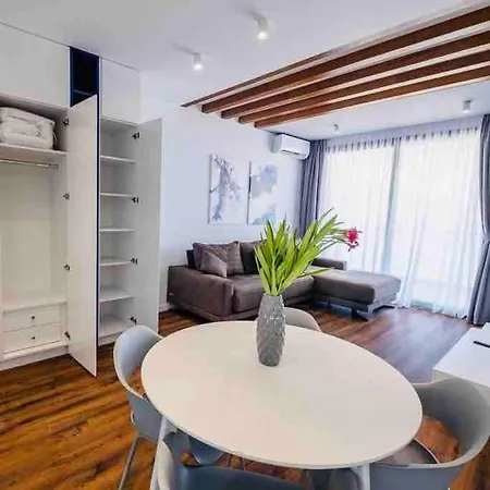 Apartament *